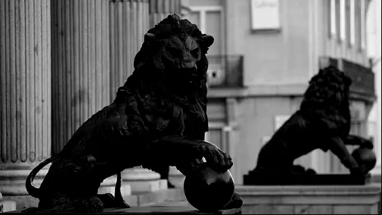 leones