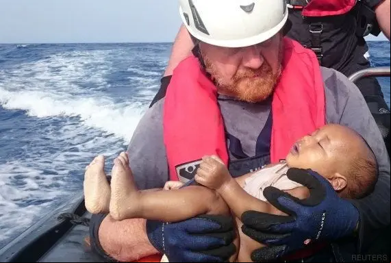 BEBÉ INMIGRANTE