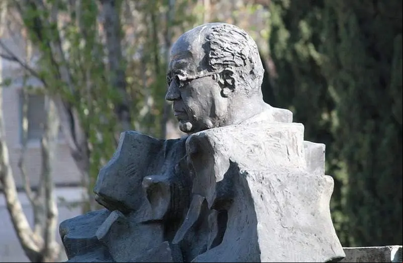 busto_azaña_alcala